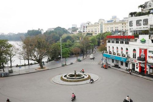 Ghi nhận ngày đầu Hà Nội thực hiện cách ly toàn xã hội