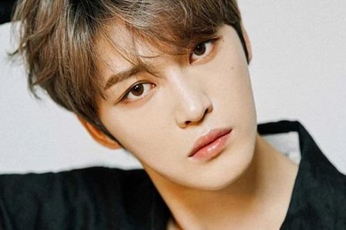 Jae Joong JYJ nhận gạch đá vì nói đùa nhiễm Covid-19 trong ngày Cá tháng Tư