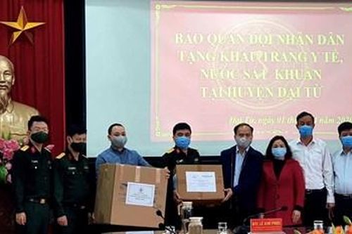 Báo Quân đội nhân dân trao thiết bị y tế ủng hộ nhân dân huyện Đại Từ phòng, chống dịch Covid-19