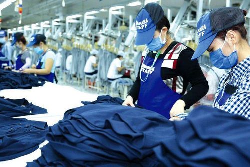 Giữa đại dịch Covid-19, Việt Nam ứng phó kịp thời với biến động kinh tế