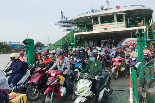 TPHCM tạm dừng hoạt động bến phà Cát Lái và đò ngang để chống COVID-19