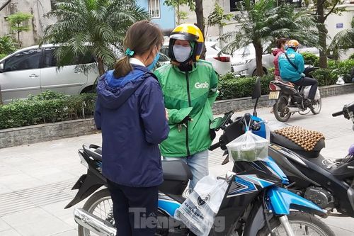 Grab dừng giao đồ ăn tại Đà Nẵng, vì sao vẫn hoạt động ở Hà Nội, TP.HCM?