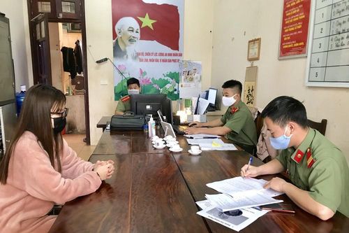 Tung tin thất thiệt về COVID-19 để trêu đùa Ngày Cá tháng tư, cô gái bị phạt 15 triệu đồng