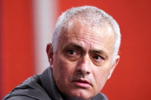 Đến lượt Mourinho, Harry Kane phải cắt giảm lương vì Covid-19