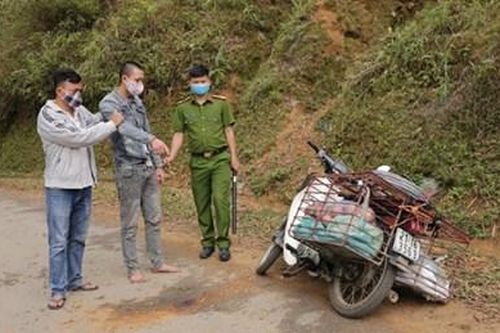 Hai mẹ con bị đối tượng nguy hiểm, manh động chém, cướp tiền giữa đêm tối
