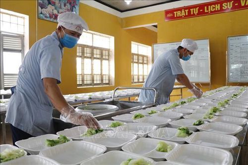Dịch COVID-19: Lữ đoàn Phòng không 241 hết lòng 'vì nhân dân phục vụ'