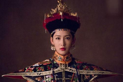 Hương Phi - phi tần nhiều huyền sử nhất của vua Càn Long: 'Cống phẩm' cho Hoàng đế, chết dưới tay Thái hậu và khiến Kế Hậu bị thất sủng?