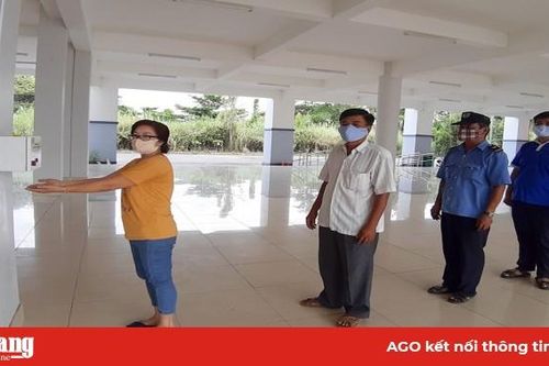 Thầy giáo chế tạo máy rửa tay sát khuẩn tự động