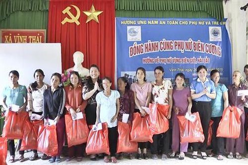 Hướng về phụ nữ biên cương với tất cả tấm lòng