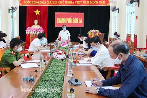Đồng chí Phó Chủ tịch UBND tỉnh làm việc với Thành phố về công tác phòng, chống dịch COVID- 19