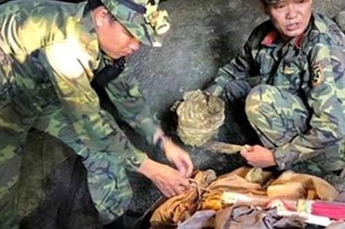 Tìm thấy nhiều hài cốt liệt sĩ trong 'Mật khu Đá Hang' ở Khánh Hòa