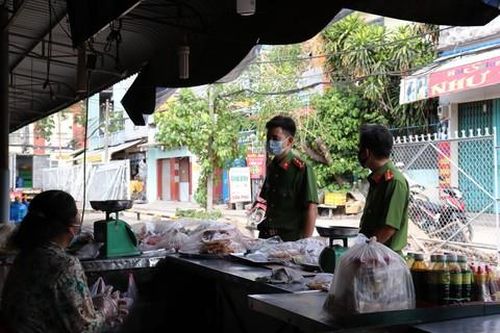 Ghi nhận ngày đầu cách ly xã hội tại TPHCM