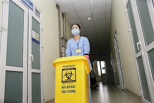 Thực hiện nghiêm quy trình xử lý chất thải, hạn chế dịch Covid-19 lây lan