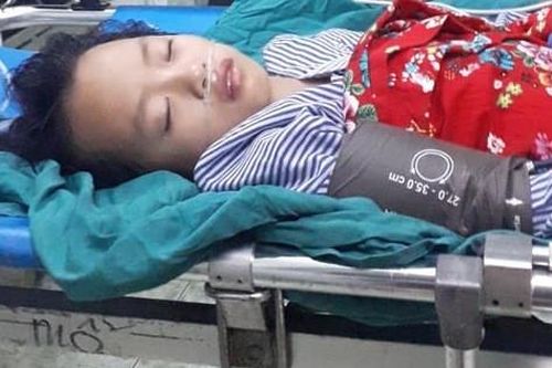 Xót xa bé 9 tuổi bị bệnh tim, bố mẹ bỏ đi sống nhờ ông bà, giờ ông lại bị ung thư