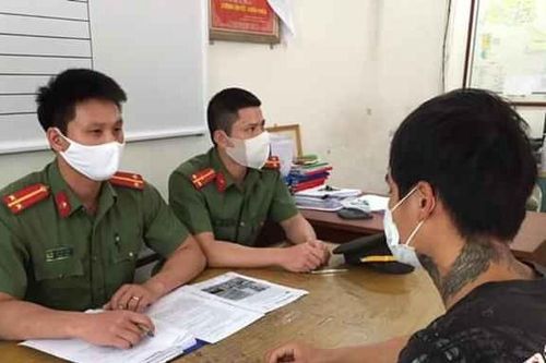 Phạt nam thanh niên đăng tin hút thuốc lá điện tử...chống được Covid-19
