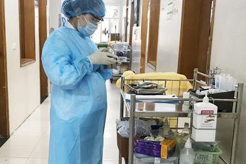 Yêu cầu BV Bạch Mai báo cáo gấp việc để điều dưỡng mang thai tham gia chống dịch Covid-19