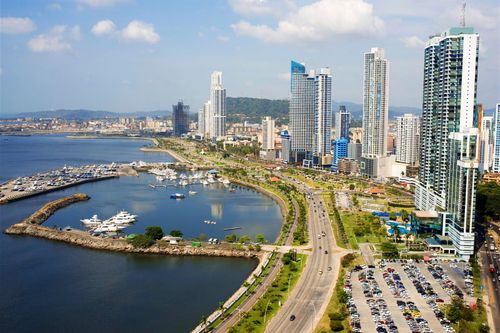 Panama phong tỏa chống dịch theo giới tính