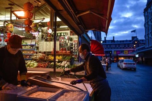 Chính phủ Anh lo lắng dân bắt đầu 'nhờn' lệnh phong tỏa