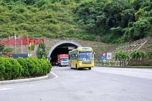 Hầm Hải Vân tạm ngừng dịch vụ trung chuyển để phòng dịch Covid-19
