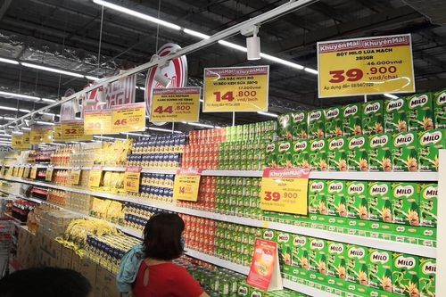 Quảng Ngãi: Chưa có chứng nhận an toàn thực phẩm vẫn được chọn cung ứng hàng?