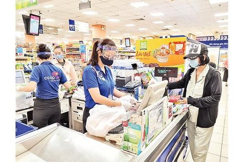 Cung ứng đủ hàng hóa phục vụ người dân