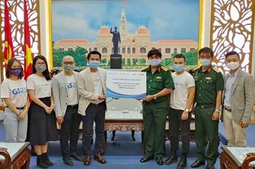 Bộ tư lệnh TP Hồ Chí Minh tiếp nhận vật tư y tế phục vụ công tác phòng, chống dịch Covid-19