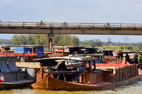 'Cát tặc' bị tóm