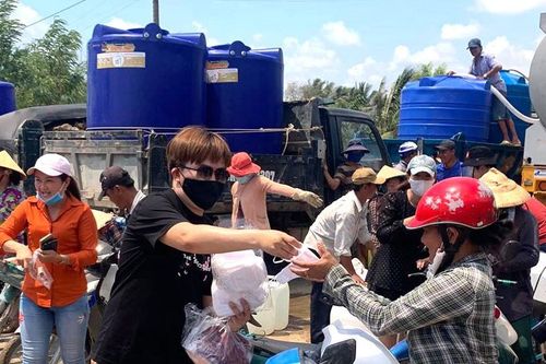 'Chiến dịch 14 ngày' và tấm lòng nghệ sĩ