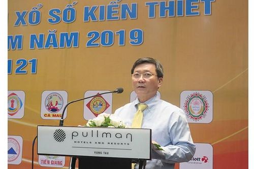 Hội đồng XSKT khu vực miền Nam hỗ trợ hơn 55 tỷ đồng cho người bán vé số và chống dịch Covid-19