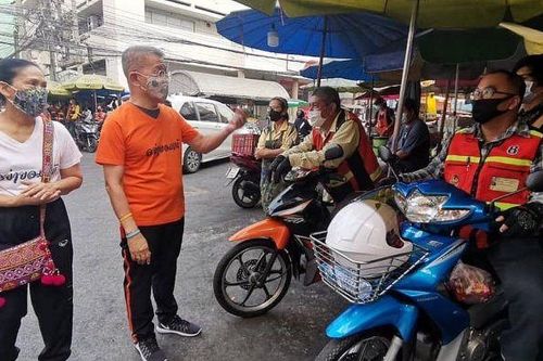Thái Lan phân phát miễn phí khẩu trang vải cho người dân