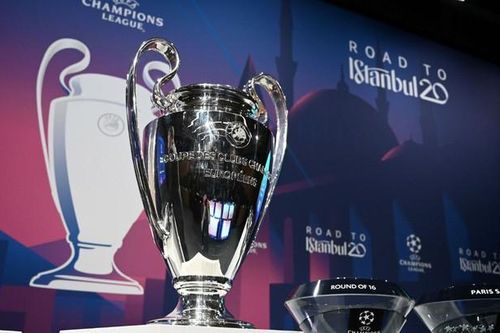 Champions League bị hoãn vô thời hạn vì COVID-19