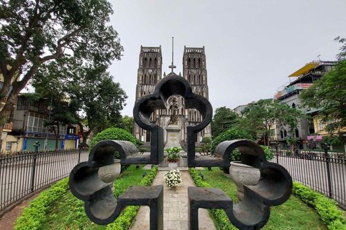 Thánh đường đồng loạt 'đóng cửa' vì dịch bệnh COVID-19