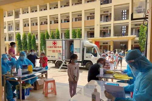 Những món quà 'tri ân từ tâm' bất ngờ ở trong khu cách ly tập trung