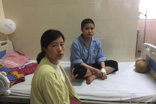 Giấc mơ xa vời của cô nữ sinh ung thư hạch