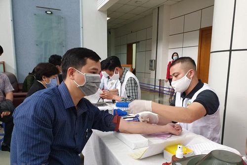 Đảm bảo nguồn máu cho điều trị giữa cao điểm dịch COVID-19