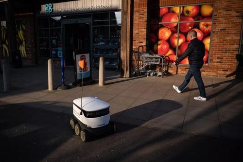 Suy thoái kinh tế do COVID-19: Người thất nghiệp, robot lên ngôi