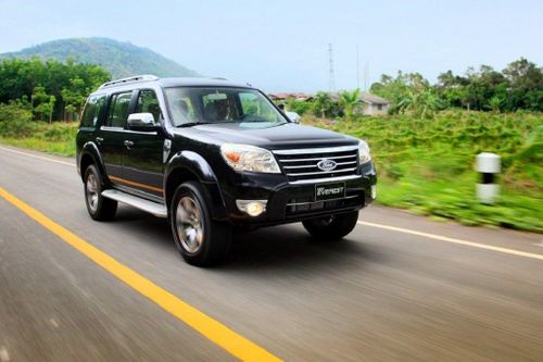Kinh nghiệm lái xe phòng thủ khi ô tô bị trôi bánh