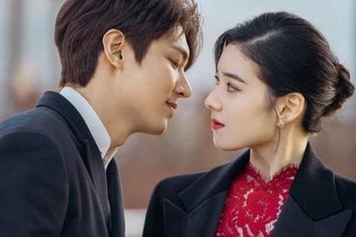 Lee Min Ho hôn nữ thủ tướng trong 'Quân vương bất diệt'