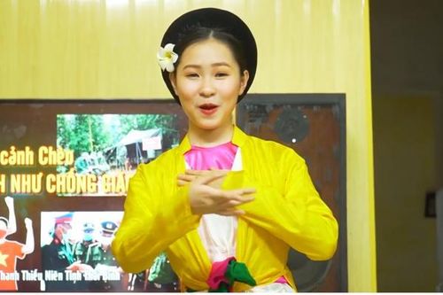 Chống dịch COVID-19 bằng...hát chèo