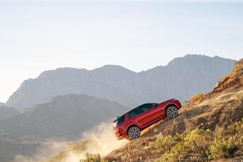 Land Rover Discovery Sport 2020 ra mắt tại Thái Lan, giá 114.000 USD