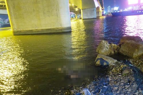 Phát hiện thi thể phụ nữ trên sông Sài Gòn