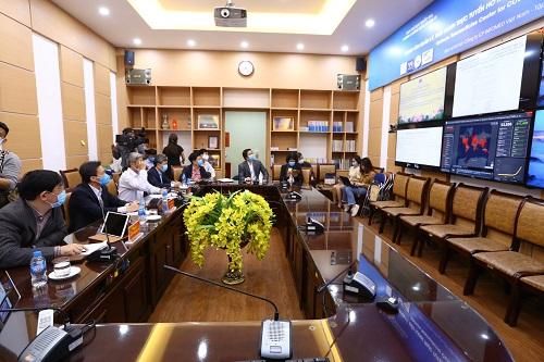 Đất nước - Chỗ dựa vững chắc cho những 'chiến sĩ' tuyến đầu chống dịch