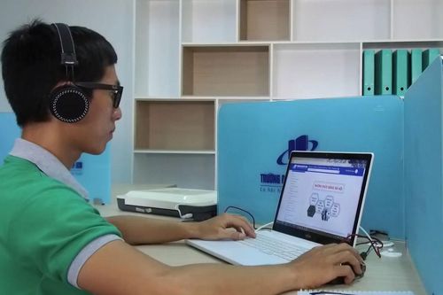Giảng viên vẫn nhiệt tình làm việc dù giảm lương