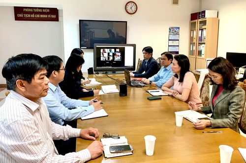 Đại sứ quán và Hội người Việt Nam họp trực tuyến về tình hình dịch Covid-19 tại Ba Lan