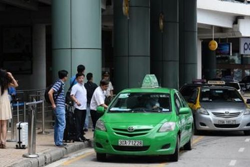 Hà Nội: Bố trí Taxi giải tỏa hành khách tại Cảng hàng không quốc tế Nội Bài và Ga Hà Nội