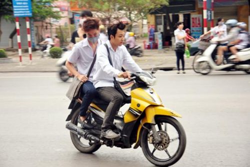 Xử phạt thế nào với hành vi gây tai nạn khi chưa có bằng lái xe máy