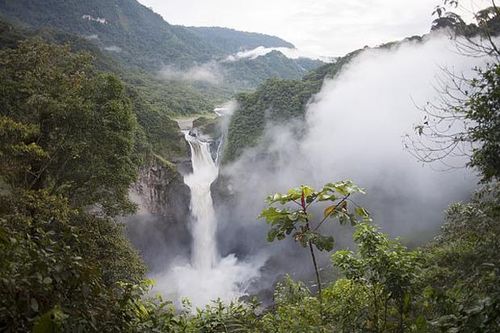 Thác nước cao nhất Ecuador bỗng biến mất vì hố tử thần