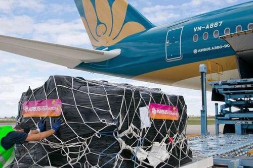 Vietnam Post thuê nguyên chuyến máy bay vận chuyển hàng hóa mùa dịch