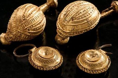 Kho báu 2.600 năm hé lộ bí mật bên trong mộ công chúa Celtic
