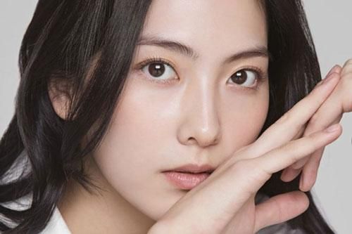 Cựu thành viên KARA Kang Ji Young tạm dừng quay phim vì gặp tai nạn xe